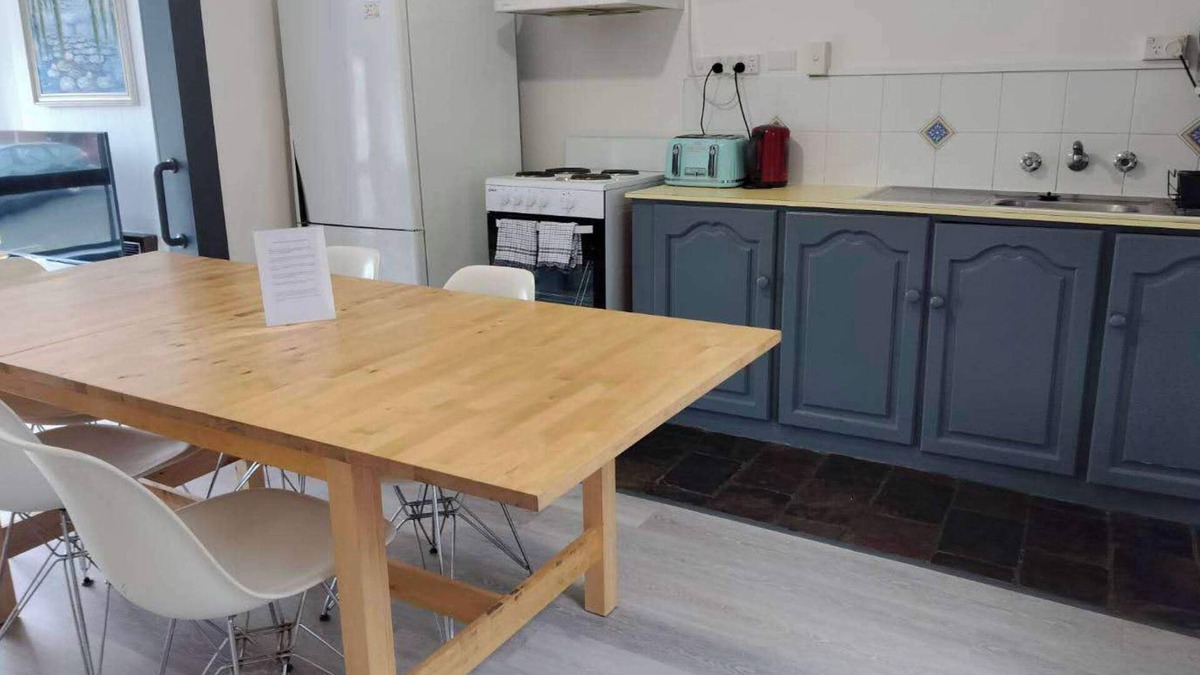 South Hobart House | Hillview House close to CBD