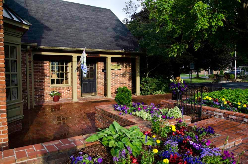 Blowing Rock Hotel | Hillwinds Inn - Blowing Rock
