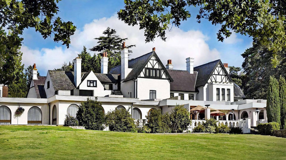 Cobham Hotel | Hilton Cobham