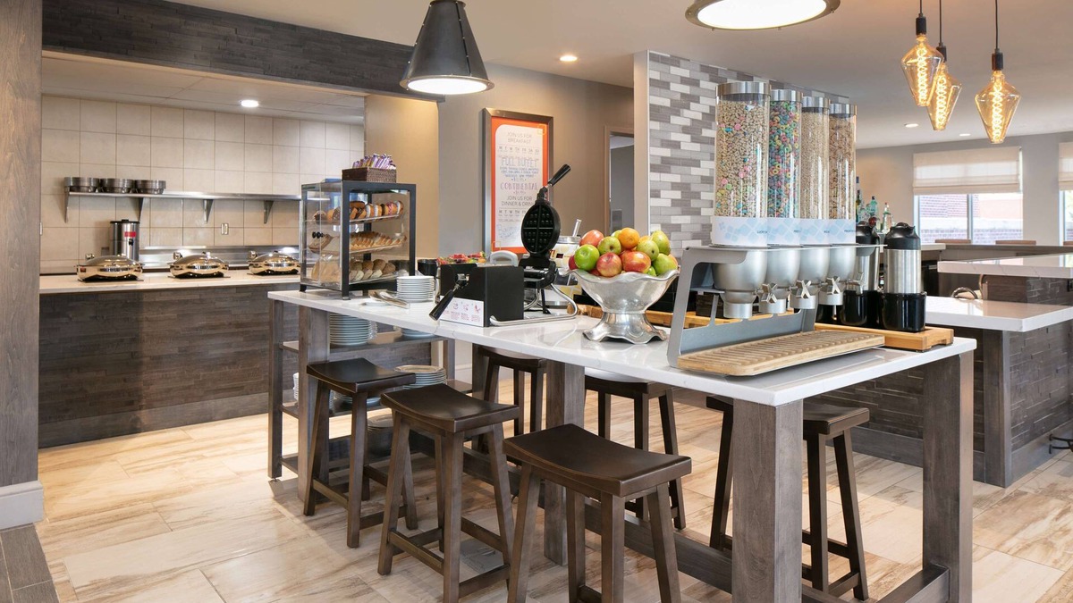 West Omaha Hotel | Hilton Garden Inn Omaha West