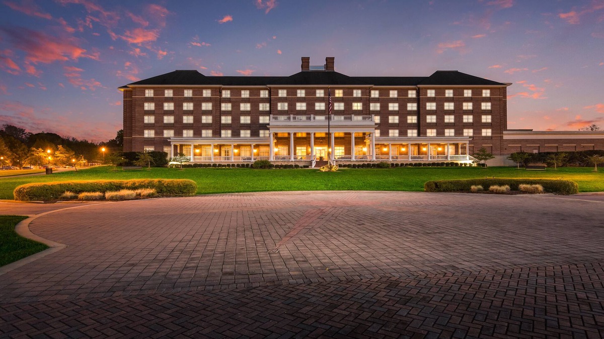 Suffolk Hotel | Hilton Garden Inn Suffolk Riverfront