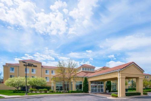 Greenwich Hotel | Hilton Garden Inn Wichita