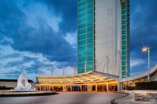 District Saint - Raymond - Vanier Hotel | Hilton Lac-Leamy