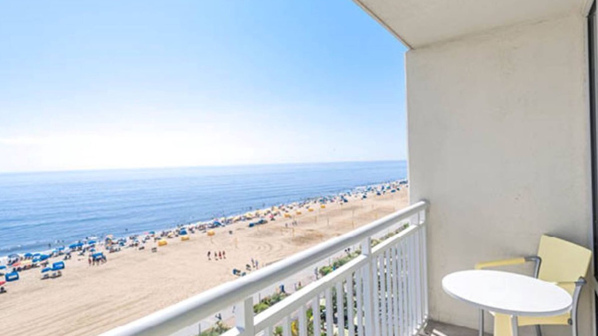 Northeast Virginia Beach Resort | Hilton Ocean Beach Club Resort 2BR with both Oceanfront & Oceanview Balconies!