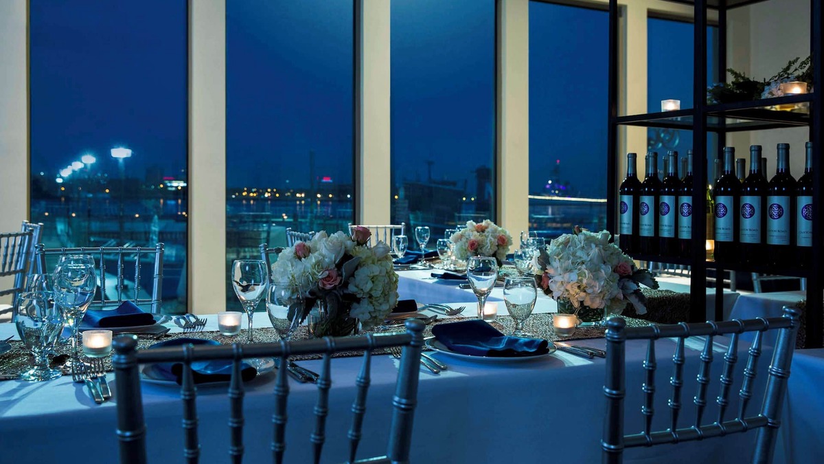 Society Hill Hotel | Hilton Philadelphia at Penn's Landing