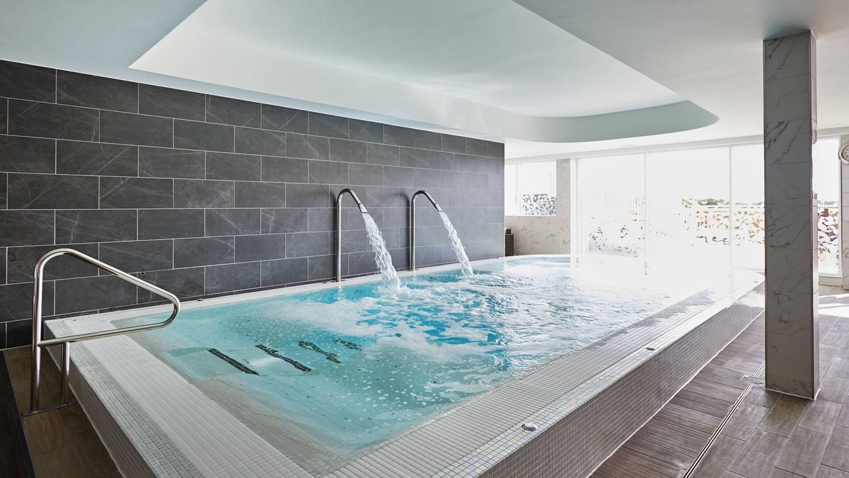 West End Hotel | Hilton Southampton - Utilita Bowl