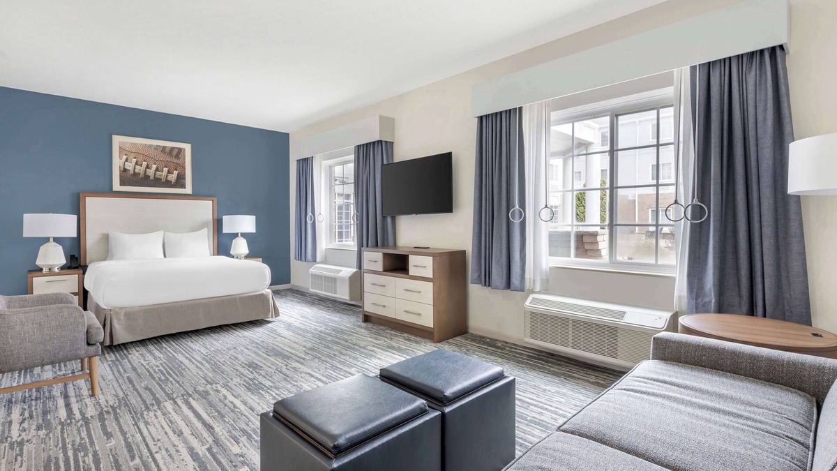 Mishawaka Resort | Hilton Vacation Club Varsity Club South Bend, IN