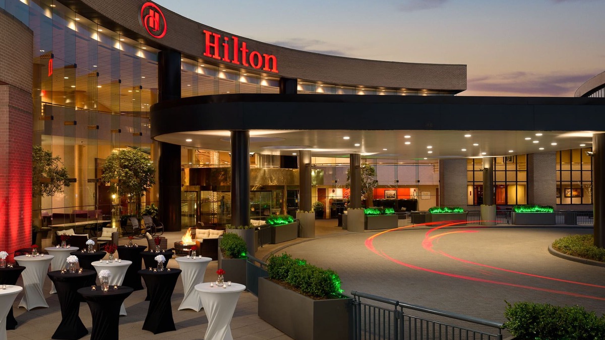 Herndon Hotel | Hilton Washington Dulles Airport