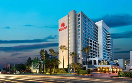 Warner Center Hotel | Hilton Woodland Hills/Los Angeles