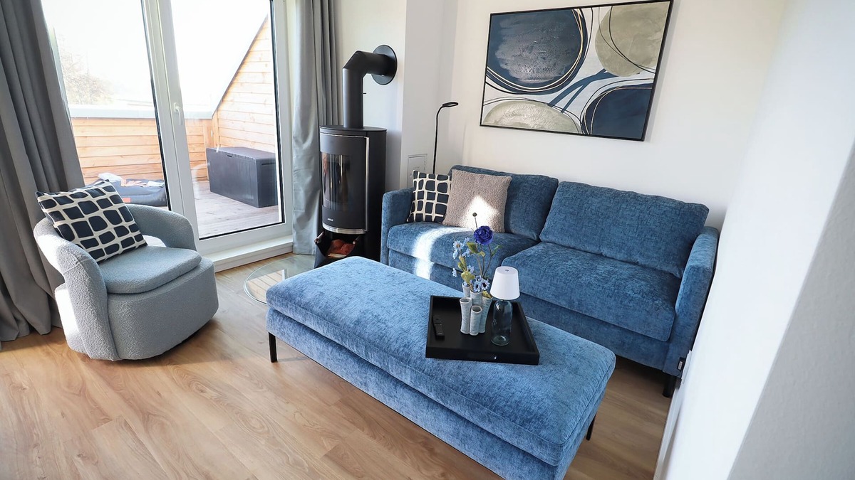 Tossens Apartment | HimmelFrei - Holiday apartment with water view. Sauna. Two roof terraces.