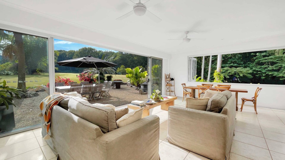 Ninderry House | Hinterland Hideaway in Ninderry