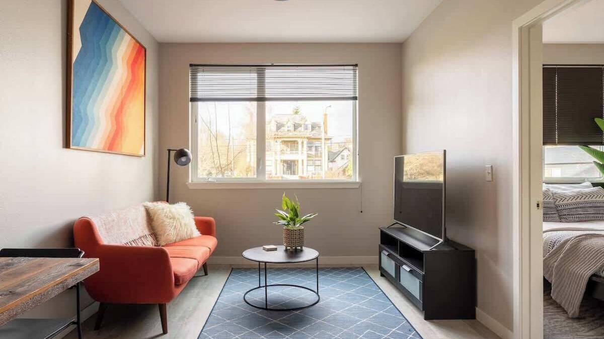 Ladd's Addition Apartment | Hip 1BR Retro-Modern Vibes Prime SE Spot