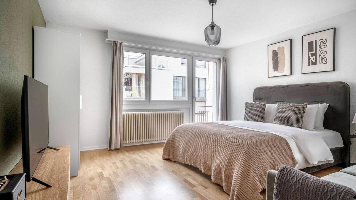 Altstetten Apartment | Hip Altstetten 1.5 Room w/Storage & W/D, nr Local Market, by Blueground