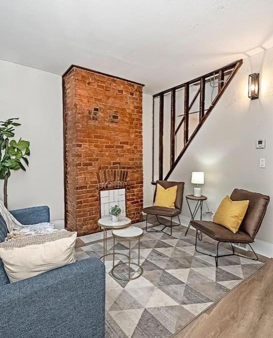 Lawrenceville House | Hip and Bright Lawerenceville 2 Bed Easy Parking