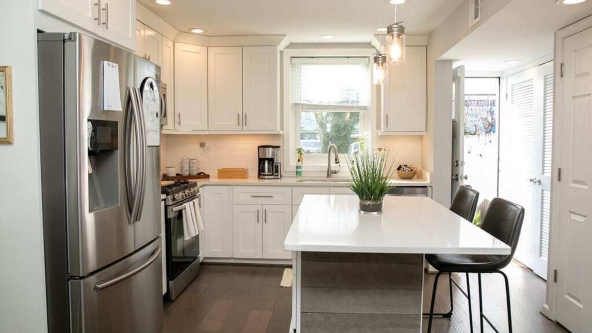 Potomac West House | Hip, Close to Del Ray, Lit Patio, WFH