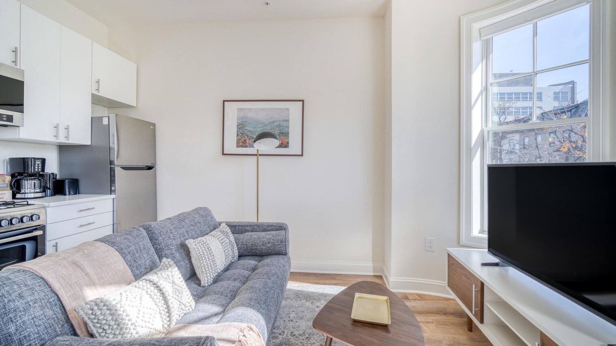 Dupont Circle Apartment | Hip Dupont Circle 2BR w/W/D, nr Dining & Bars, by Blueground
