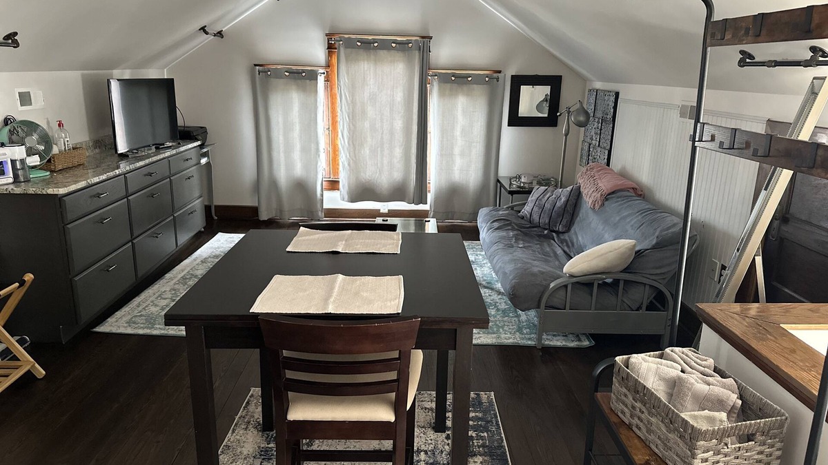 Charleston Apartment | Hip & Historic Loft