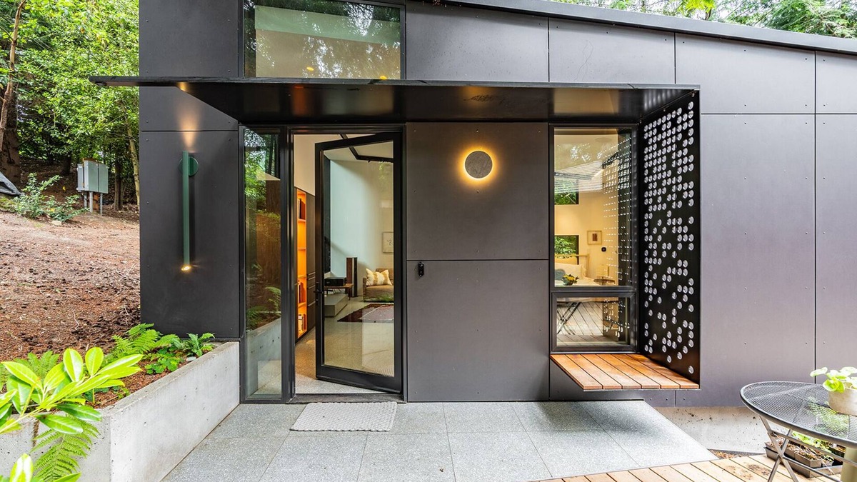West Bellevue Apartment | Hip Modern Studio in serene central Bellevue with AC, WiFi, Kitchen, TV