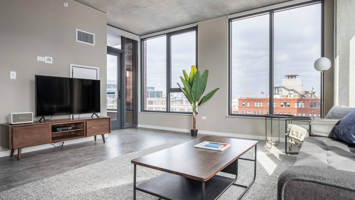 West Loop Apartment | Hip West Loop 2BR w/Gym, Pool, near Fulton Market, by Blueground