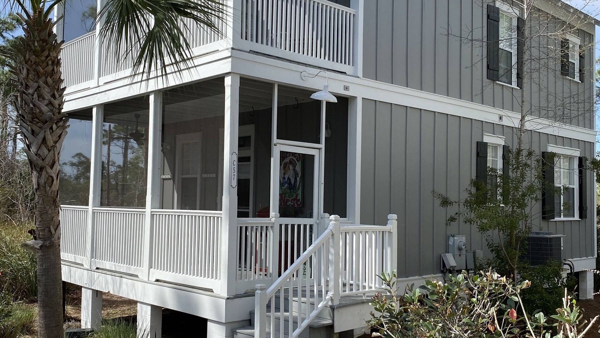 Port St. Joe House | "Hippies Nest" is a 3 bed,3.5 bath home in a gated community with 2 shared pools