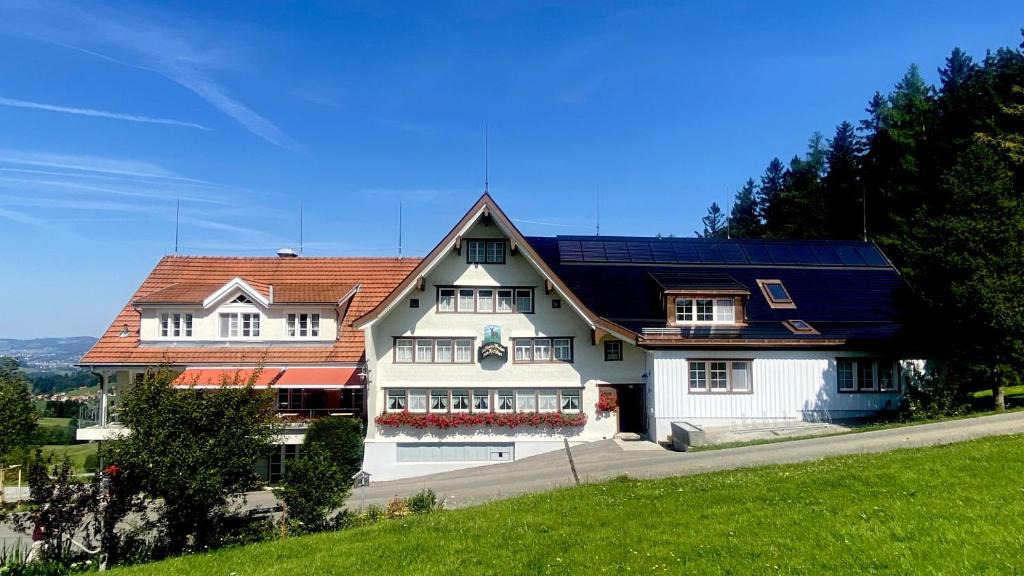 Wald Hotel | Hirschen Wald - Gasthaus & Bäckerei
