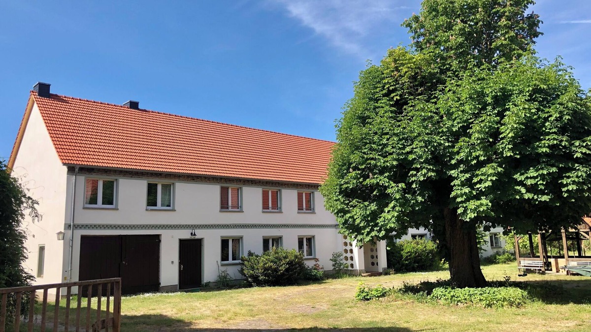 Havelsee Apartment | Historic courtyard on the water with private jetty and boat