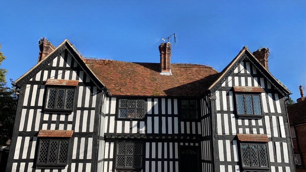 Fair Oak Green House | Historic 16th Century Tudor Manor with 5 bedrooms