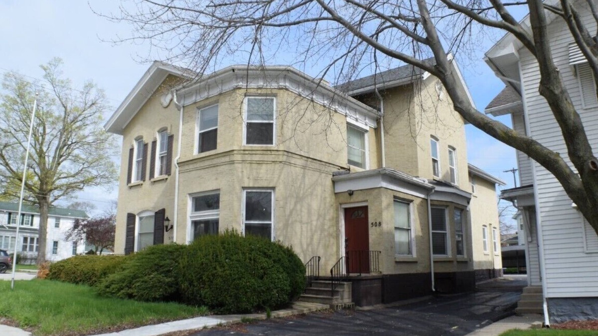 Jackson Apartment | Historic 2-Bedroom Apartment with Modern Comforts and Artistic Charm