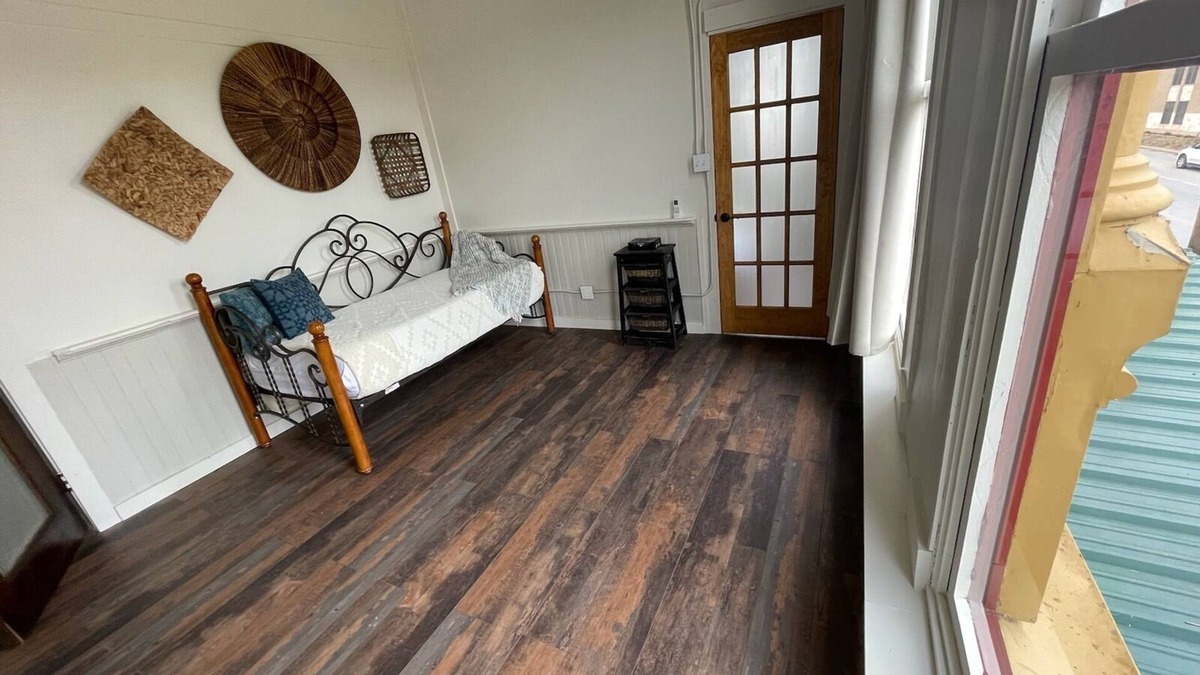 Santa Anna House | Historic 2 BR Opera House Loft w/Downtown View, Wifi, and A/C