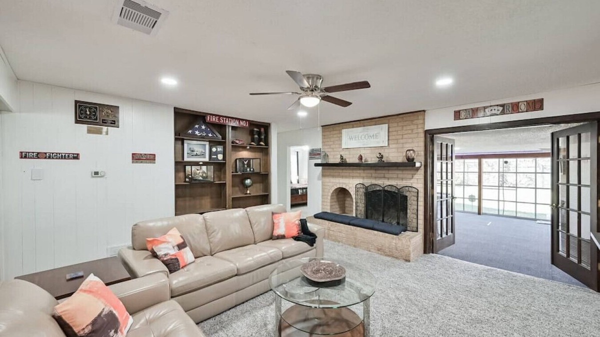 Ederville House | Historic 3 Bedroom Home in Heart DFW w/Gameroom+