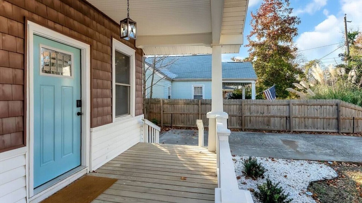 Bayview House | Historic 3BR Fenced Yard Long Stays OK