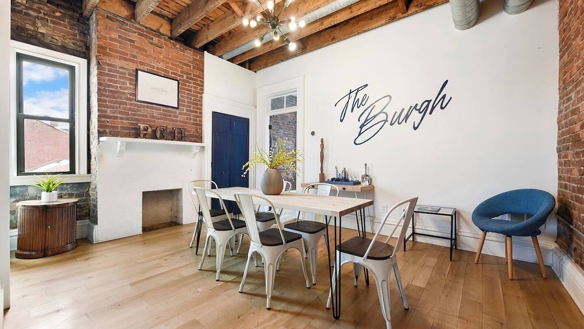 East Allegheny House | Historic 4-Apt Building Sleeps 16 Walk to Stadiums