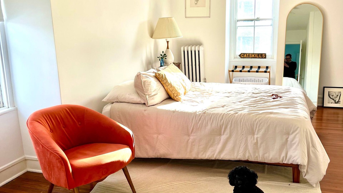 Beacon House | Historic 4br house in Beacon, 3 floors, fenced yard, porch, WiFi, dog-friendly