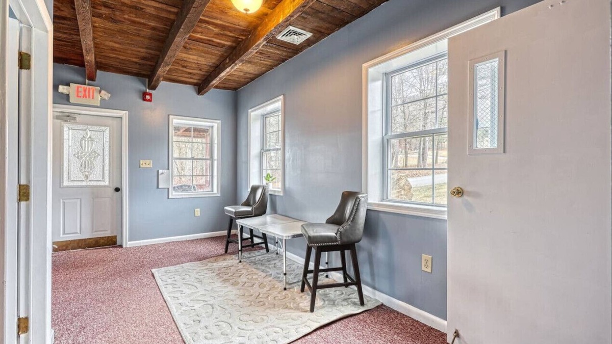 Warfordsburg House | Historic 4BR renovated home