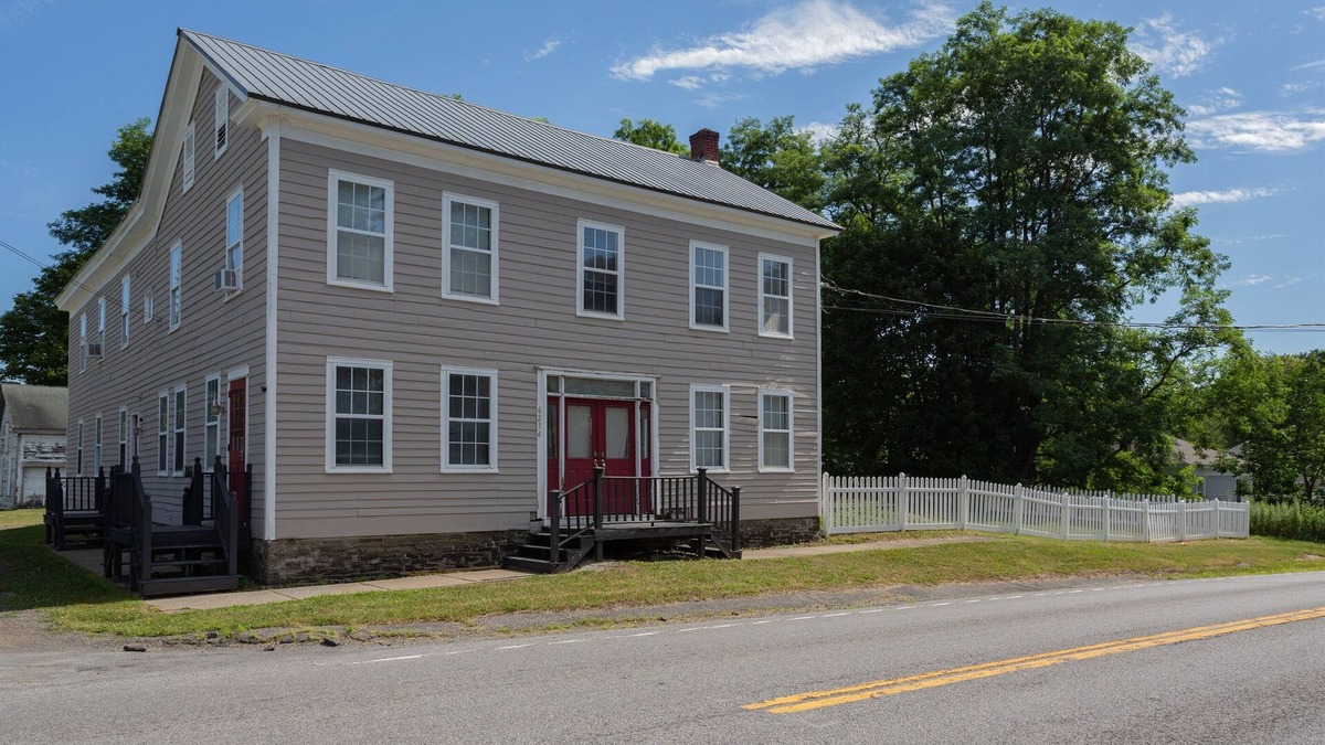 Fly Creek House | Historic 5-BD 3-BA House In Fly Creek, 10 Mins to Dreams Park