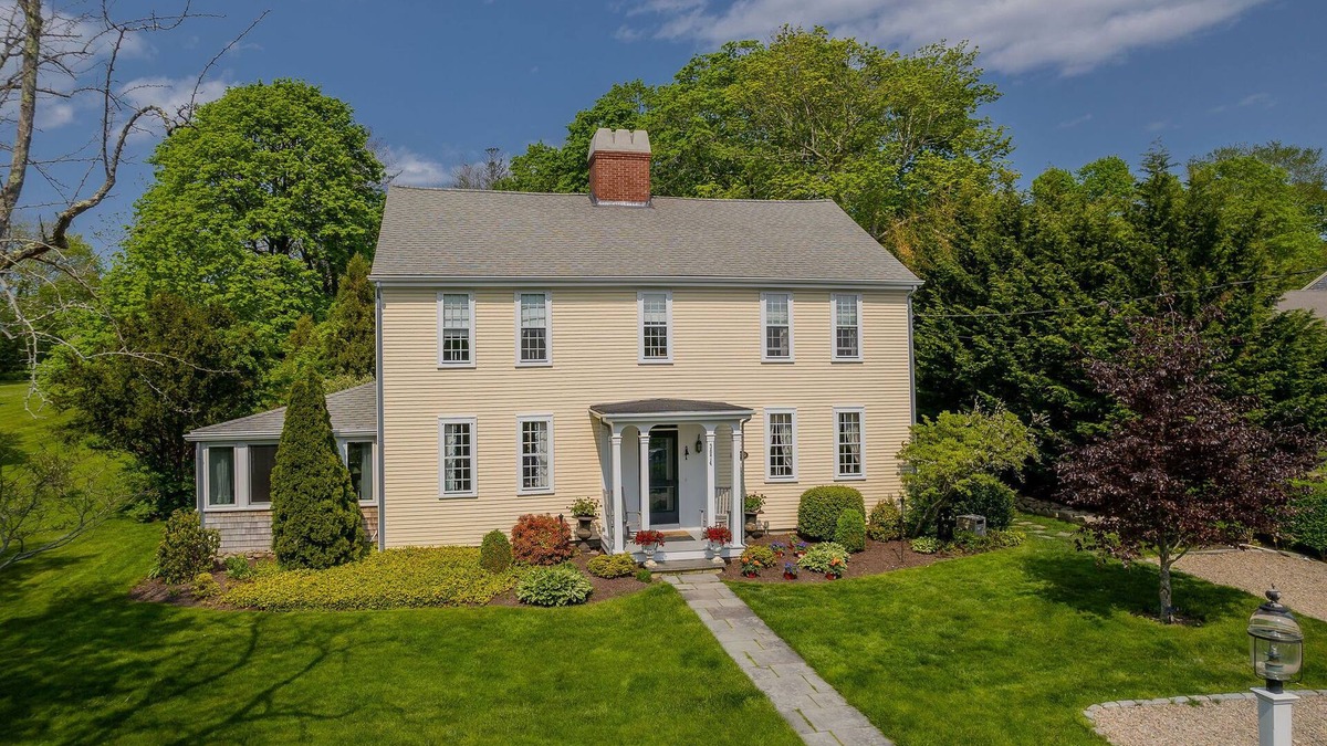 Barnstable House | Historic 5 bedroom gem - just a sidewalk stroll to local shops and beach