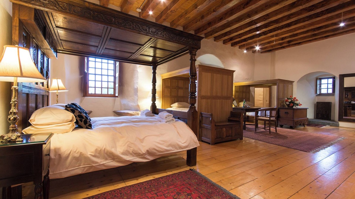 Cupar Other | Historic 6-Bedrooms Castle Retreat