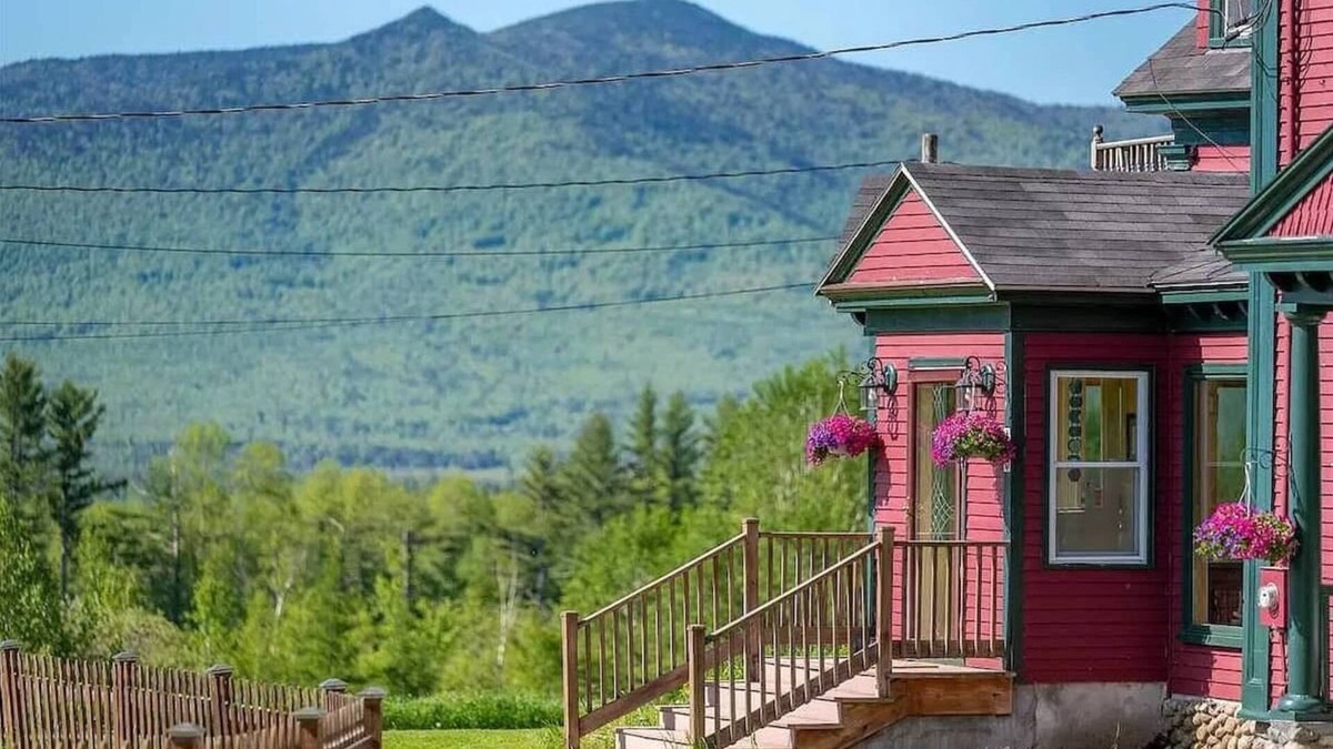 Jefferson House | Historic 7BR/7BA White Mountains Estate – Spacious Retreat
