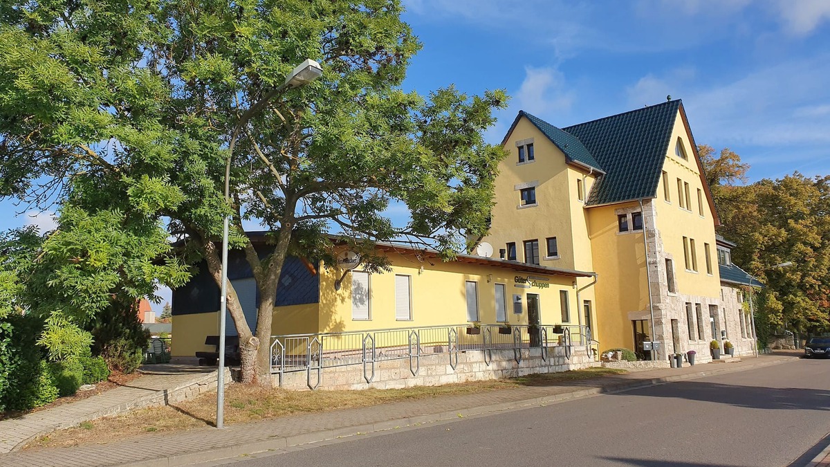 Oberdorla Apartment | Historic "Alter Bahnhof" Oberdorla with private playground,