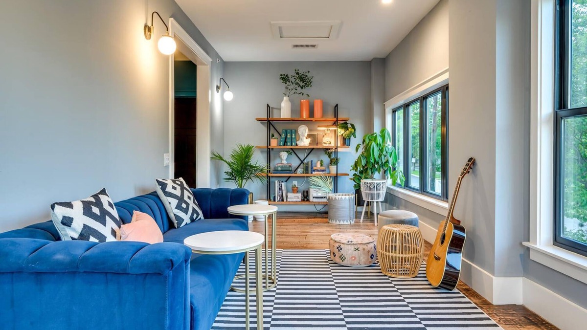 West End Apartment | Historic Austin B&b: 4 Unique Suites, Sleeps 15!