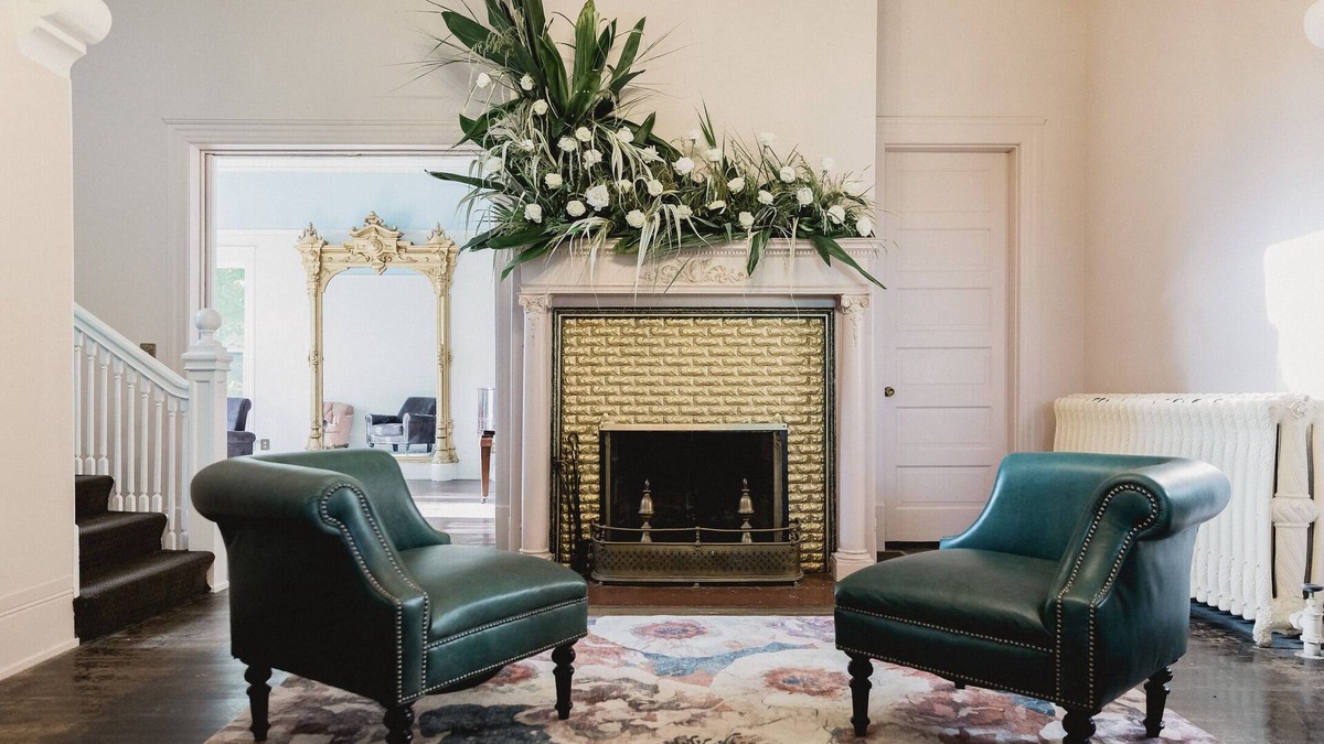 Cobden Bed & Breakfast | Historic B&B Mansion, Wedding & Event venue in the Heart of Wine Country!