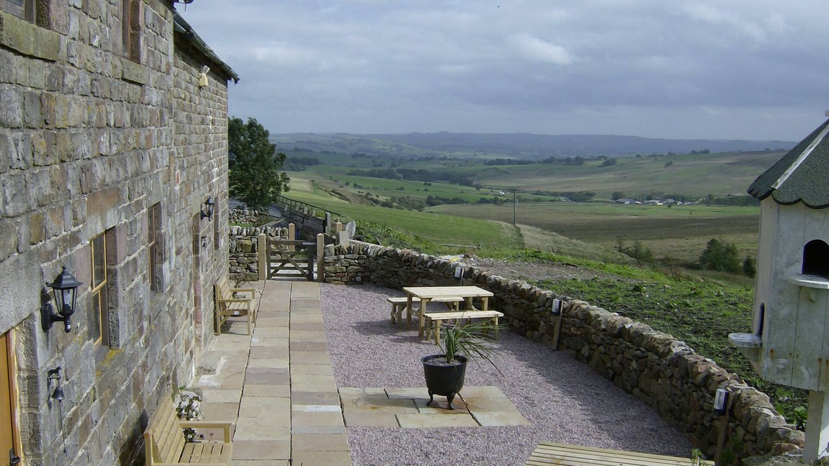 Longnor Cottage | Historic Barn With Breathtaking Views Over Derbys/Staffs Border. Pet friendly.