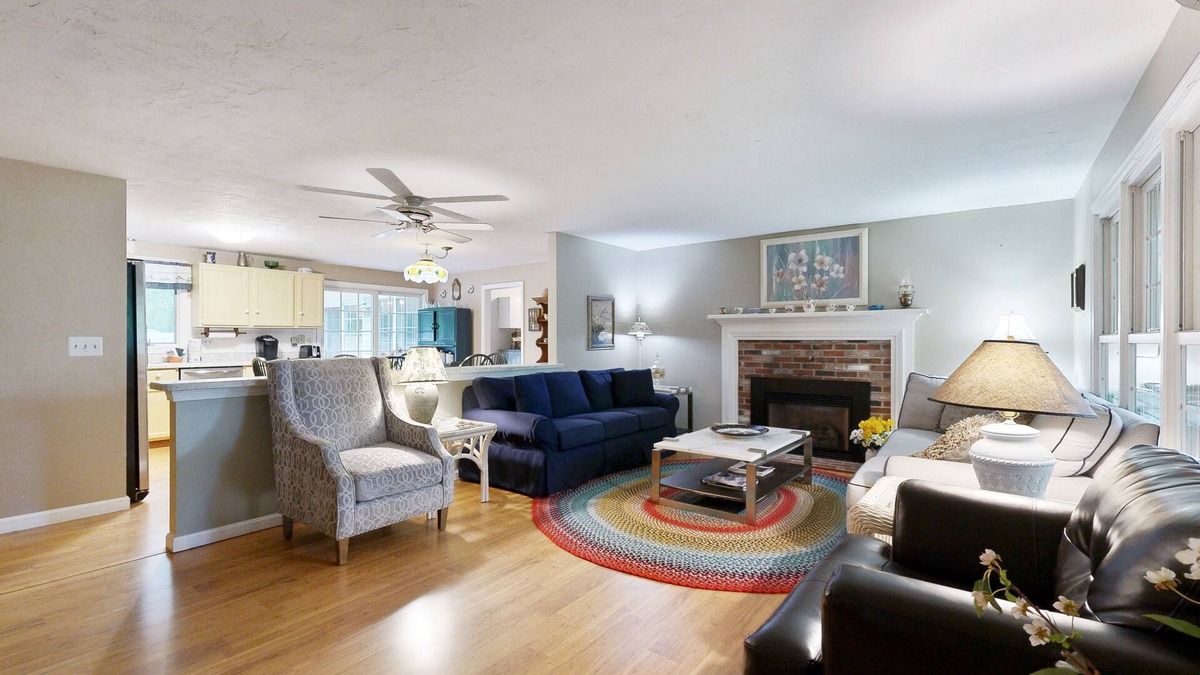 Barnstable House | Historic Barnstable Village Home w/Private Yard - Near Beach