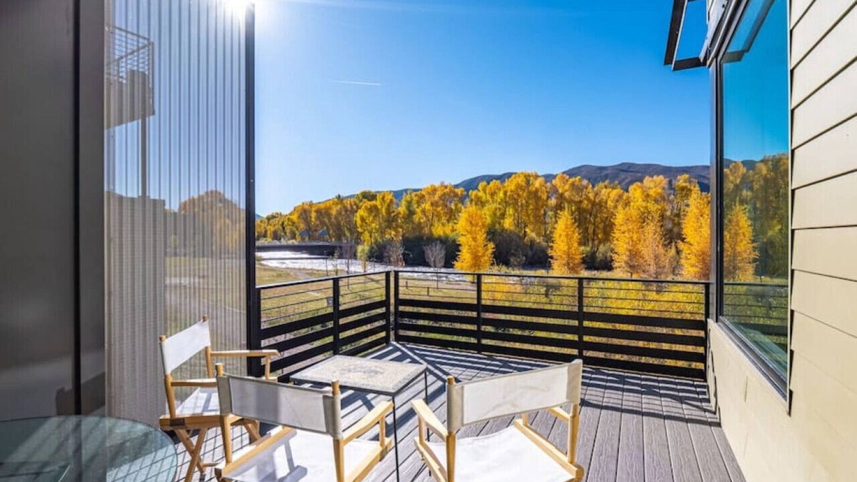 Basalt Apartment | Historic Basalt New TH on River!
