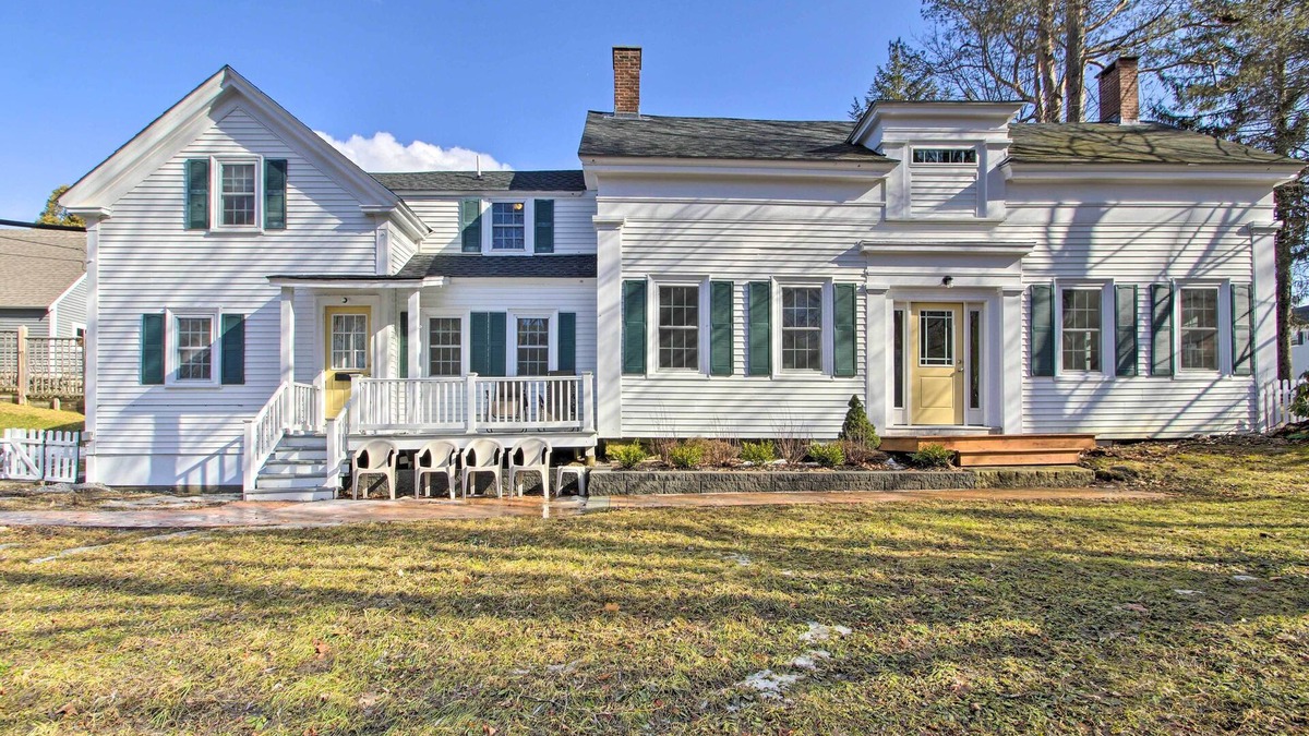 Bath House | Historic Bath Home, Walk to Waterfront Park!