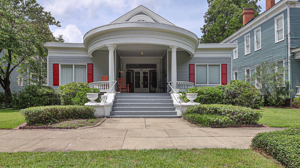 Fortson Apartment | Historic "Battle House" Apartment - Uptown Columbus