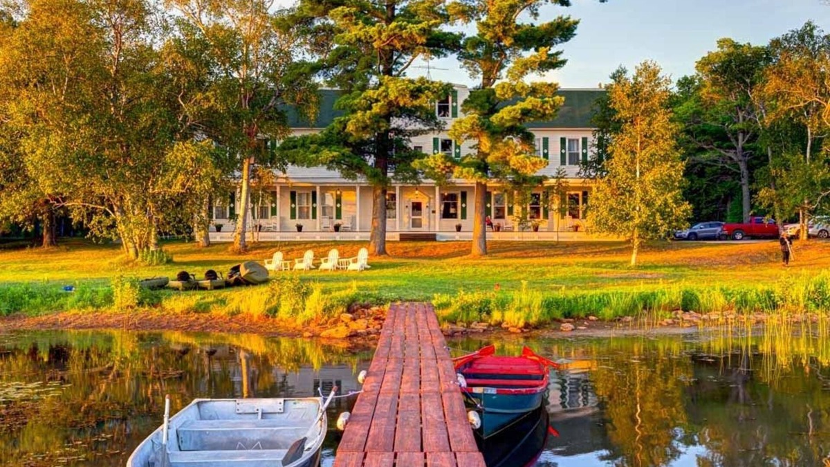 Trout Lake Hotel | Historic Birch Lodge and Motel
