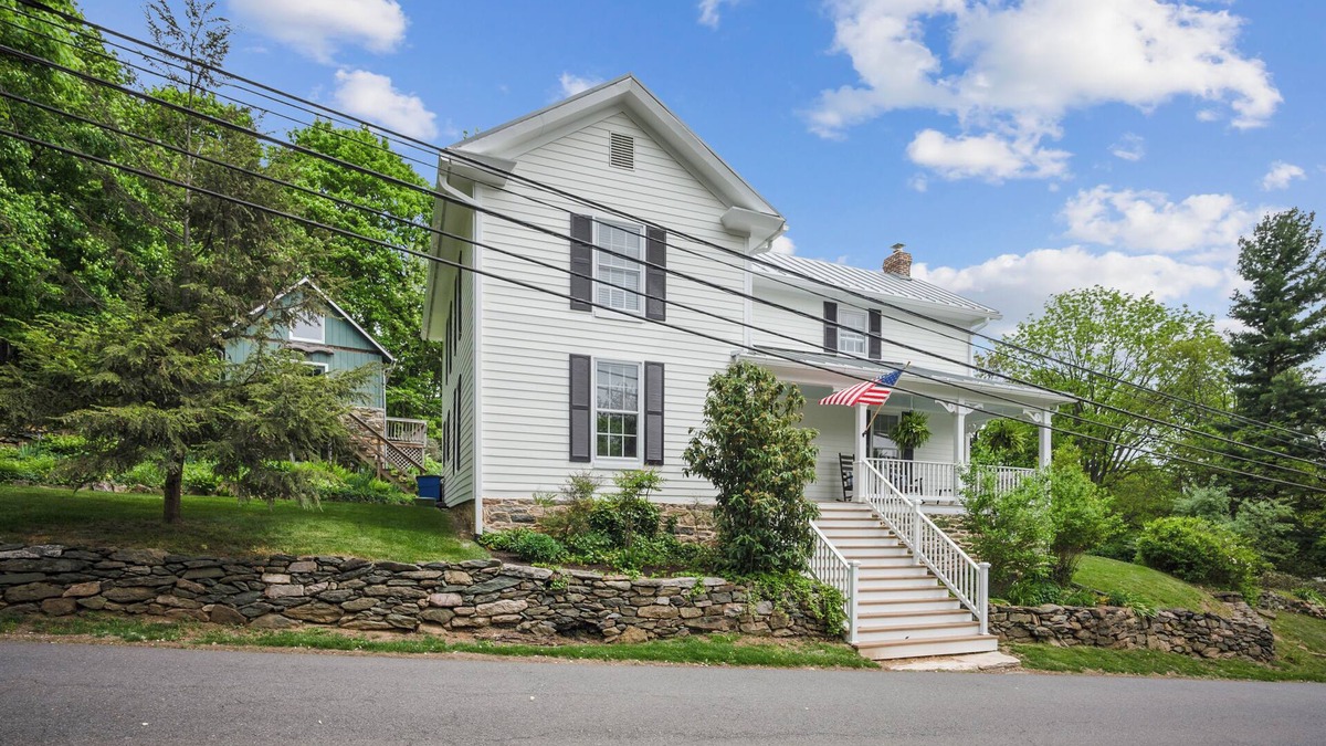 Bluemont House | Historic Bluemont Village Home