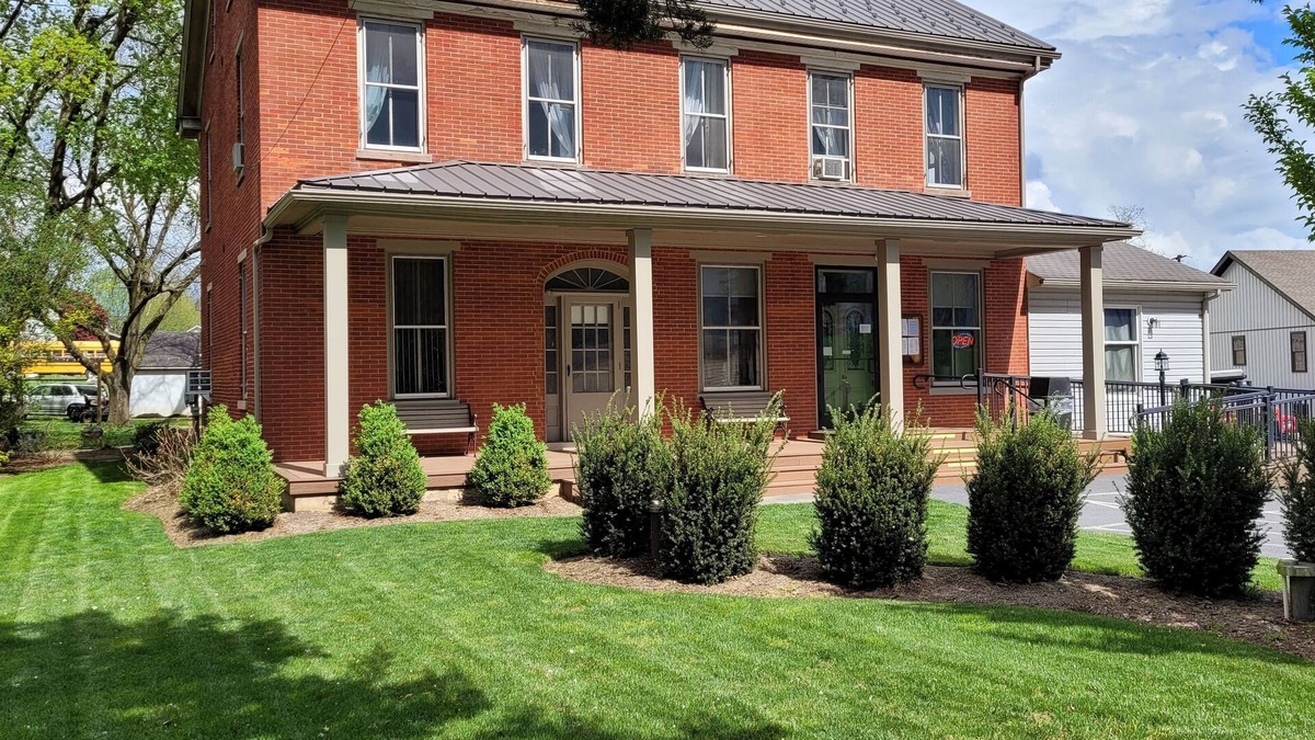 Refton House | Historic Brickhouse Guest Home