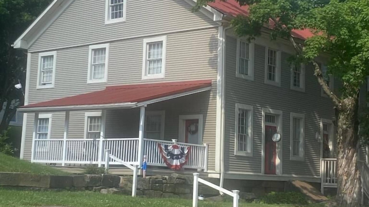Deersville Hotel | Historic building, Historic town go back in time, near lakes & hiking trails.
